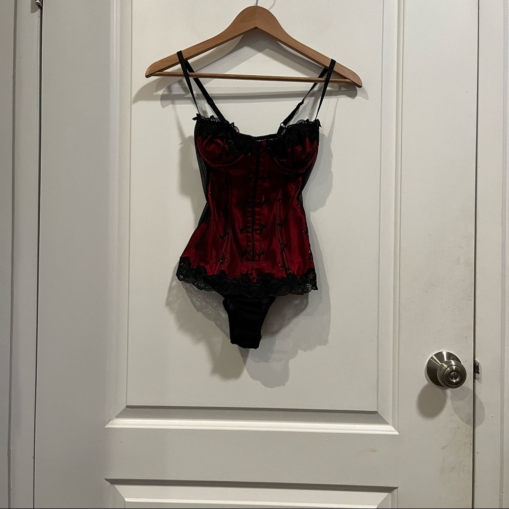 Victoria’s Secret Vintage Floral Lace Bodysuit - Picture 2 of 3